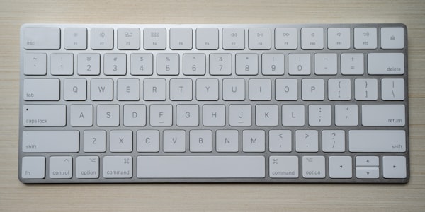 Single keyboard controlling multiple computers